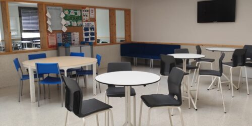 Espai comú del pati interior de l'escola Vedruna Pro ESH